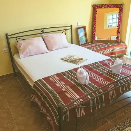 Modern Flat With Beautiful Views In South Of Corfu 公寓 莱夫基米
