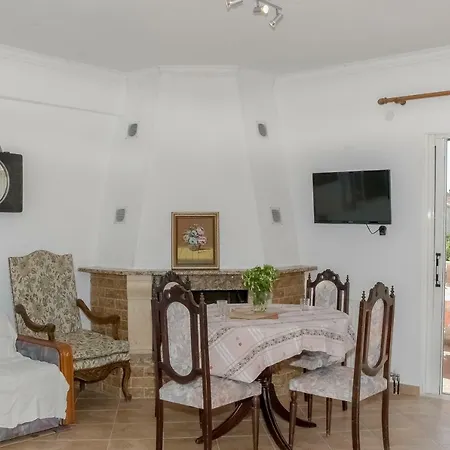 公寓 Modern Flat With Beautiful Views In South Of Corfu 莱夫基米