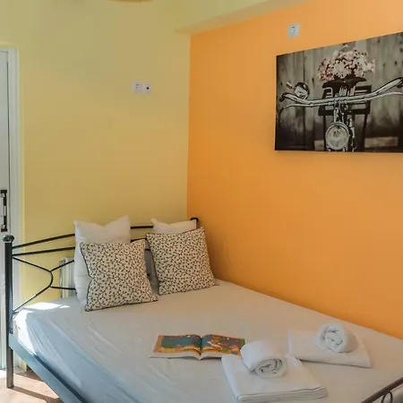 Modern Flat With Beautiful Views In South Of Corfu 公寓 莱夫基米