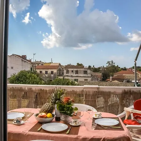 Modern Flat With Beautiful Views In South Of Corfu 公寓