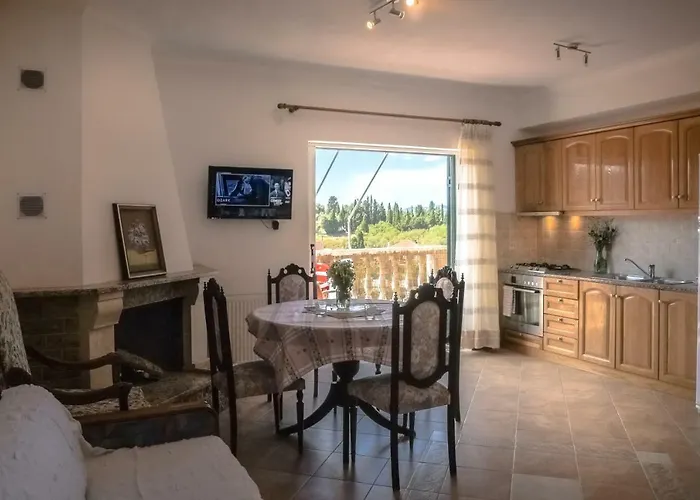 Modern Flat With Beautiful Views In South Of Corfu *