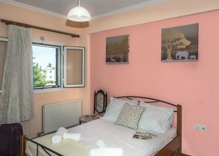 Modern Flat With Beautiful Views In South Of Corfu *