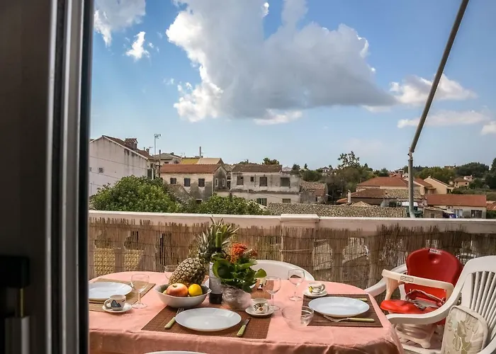 Modern Flat With Beautiful Views In South Of Corfu Appartement